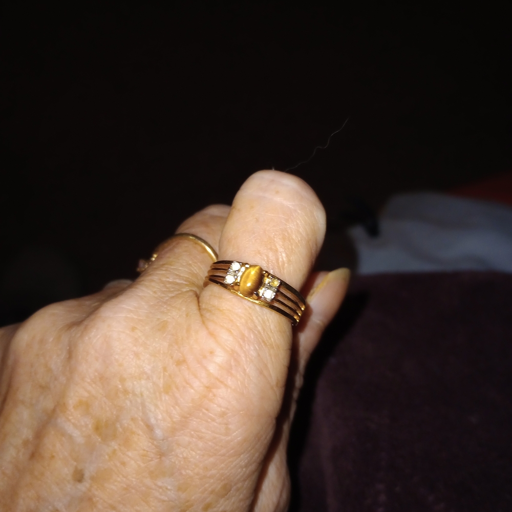 Elegant Tigers Eye 18k Gold Ring Size 8